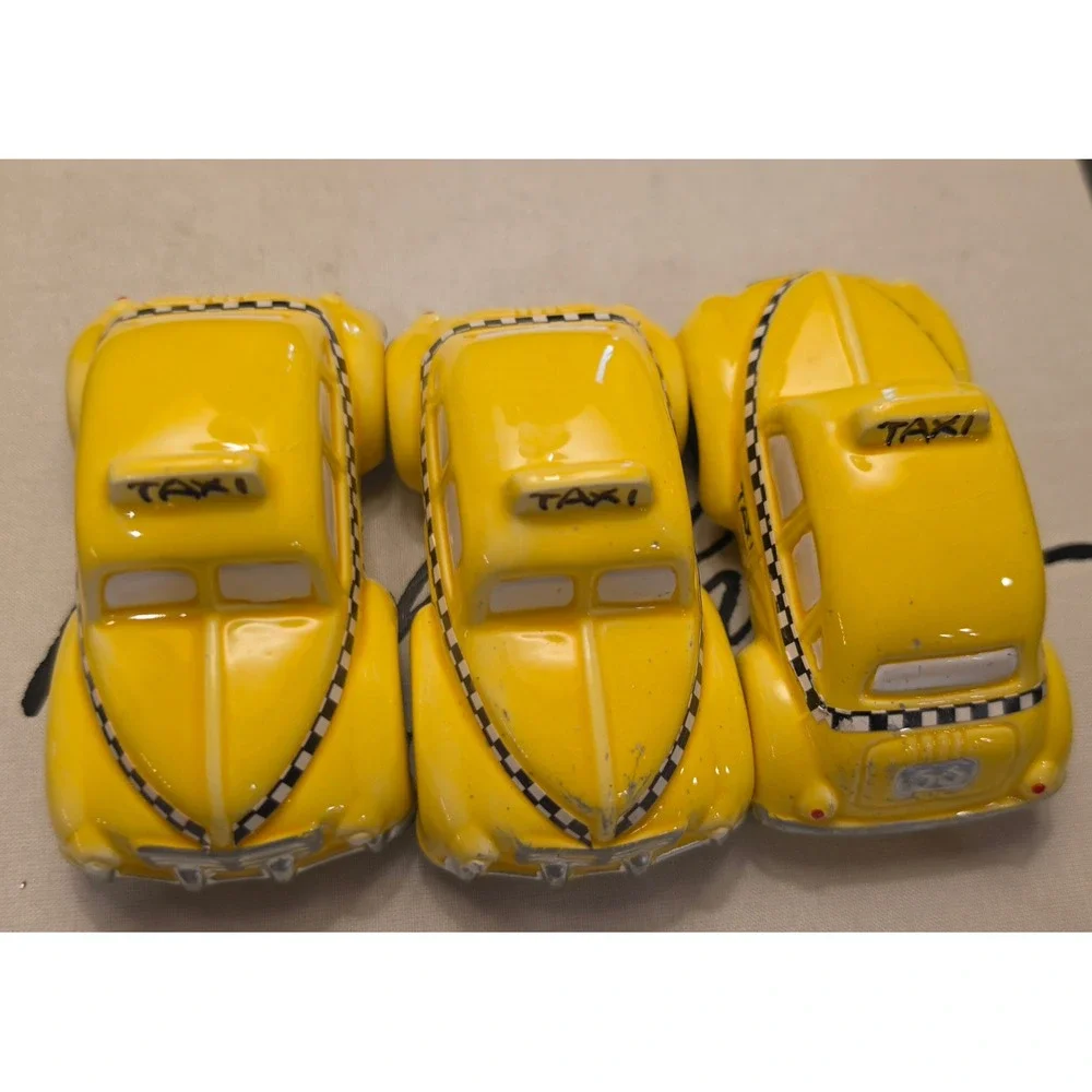 Lot 3 Dept 56 Yellow Taxi Cab Ceramic Figurines Set 3 VTG NYC Village Christmas